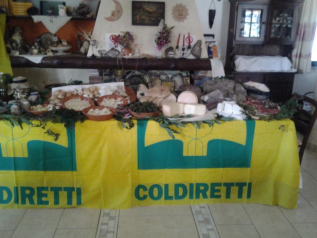 Agriturismo Ticci Seùlo Eksteriør billede